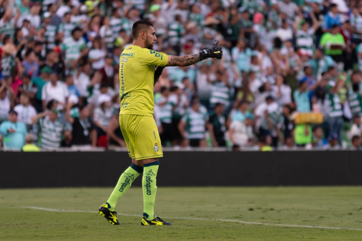 Jonathan Orozco, al gol de Déinner Quiñones